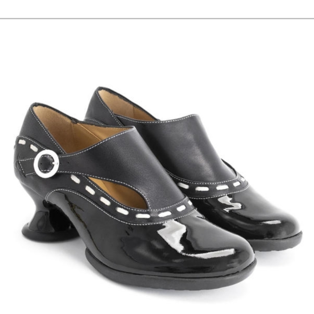 Fluevog  Sexy Patent  and Smooth Leather Enneagram Achiever Shoe size 6